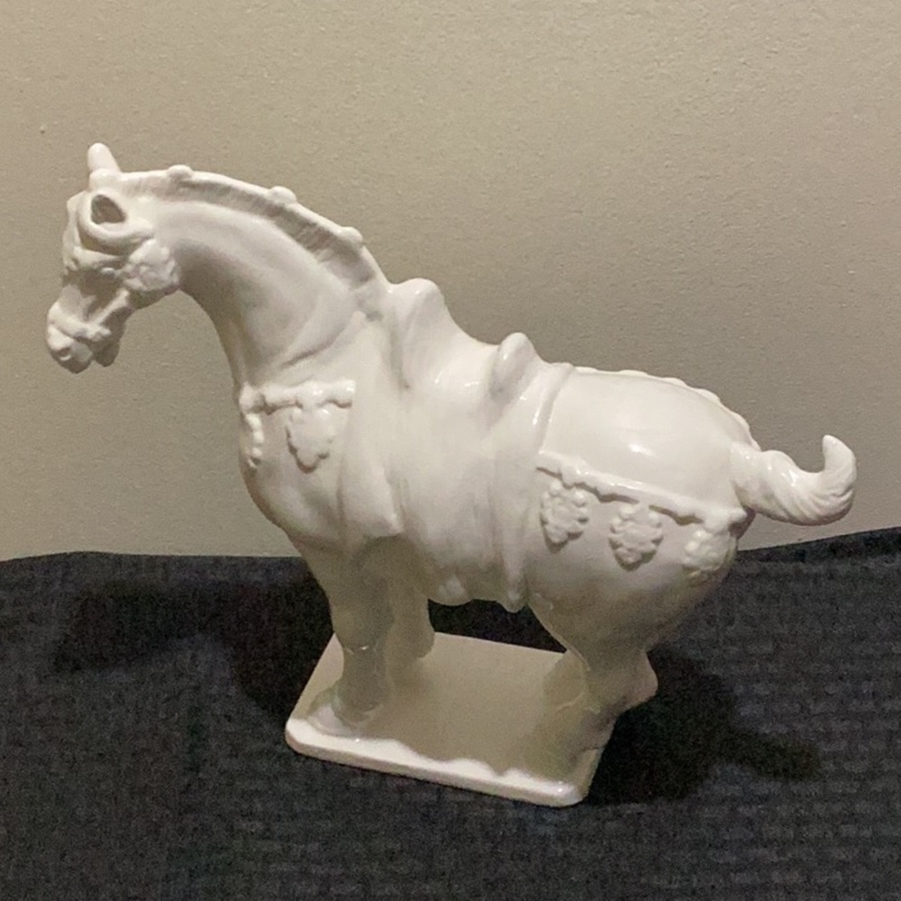 Vintage White Ceramic Horse Figurine. Asian Tang  Dynasty Reproduction.